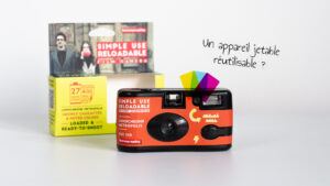 Photographie d'un appareil Lomography Simple Use, appareil photo jetable mais réutilisable