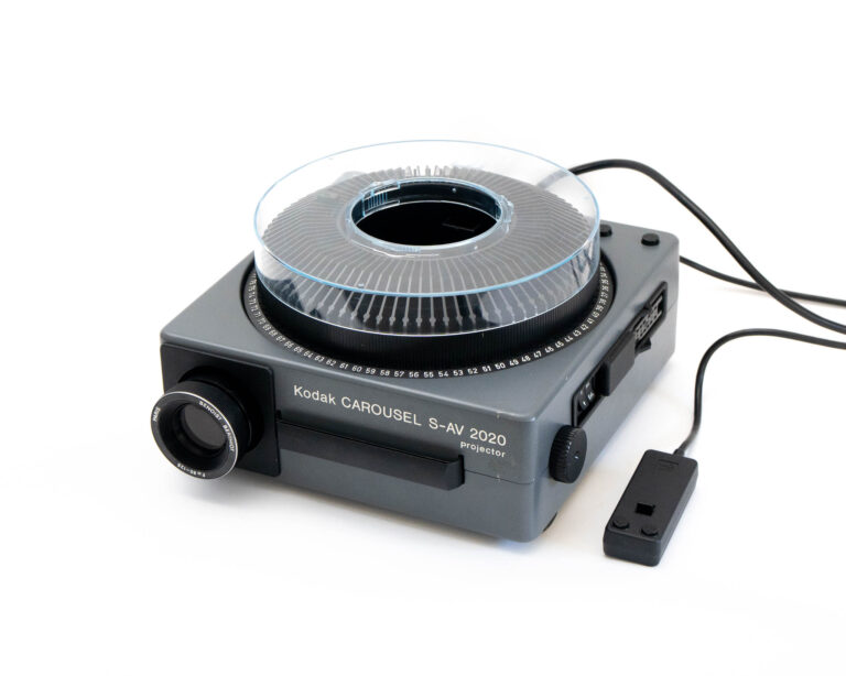 Projecteur Kodak Carousel S-AV 2020