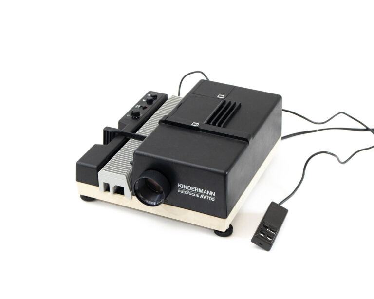 Projecteur Kindermann autofocus AV 700
